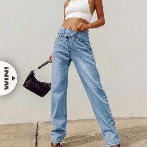 Holly Asymmetric Straight Leg Jean Light Wash